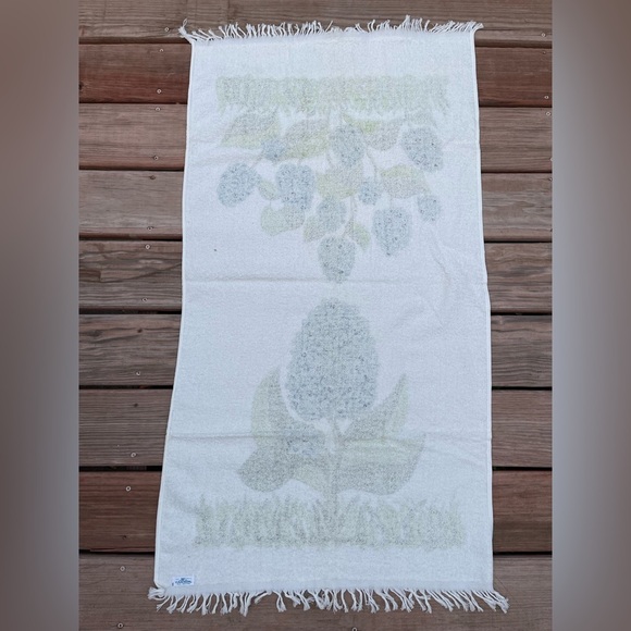 Vintage Cannon Bath Towel Lot 70s Retro Hydrangea Iris Daisy Floral Fringe MCM - Picture 4 of 16